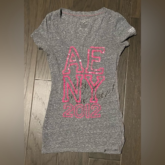 American Eagle Women tees - Picture 1 of 4
